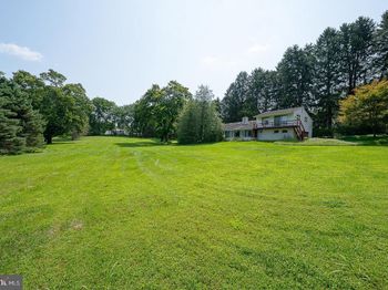 1011 N Valley Road