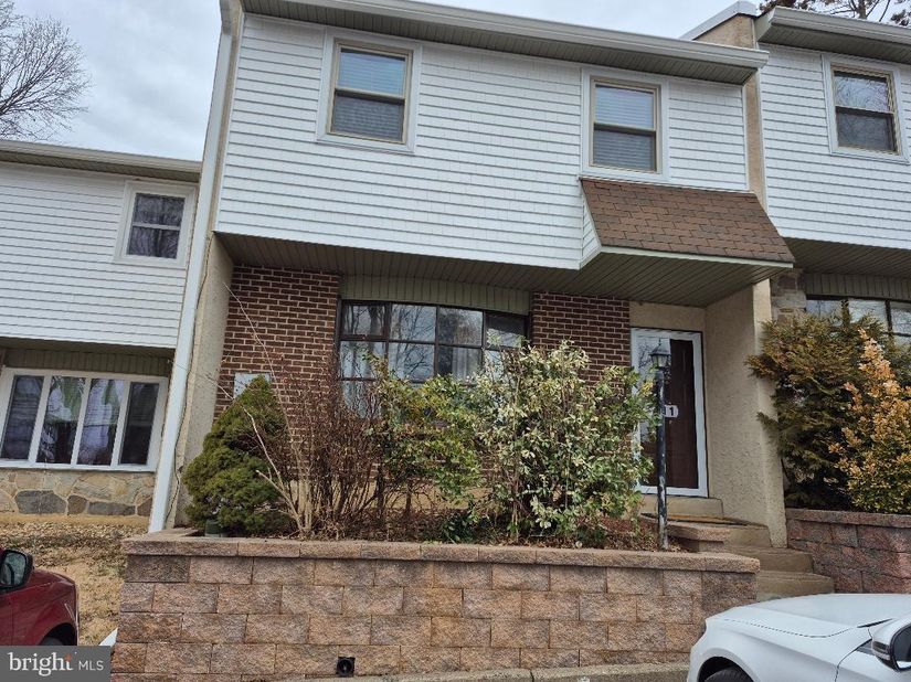 401 Woodside Circle, Dresher PA 19025