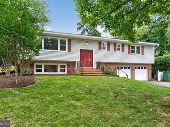 1933 Relda Court