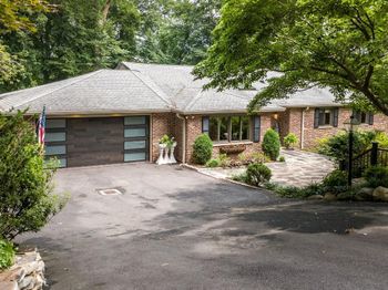 24 Springtree Lane