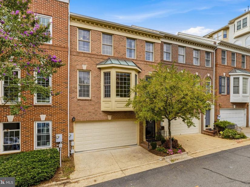 2536 Gadsby Place, Alexandria VA 22311