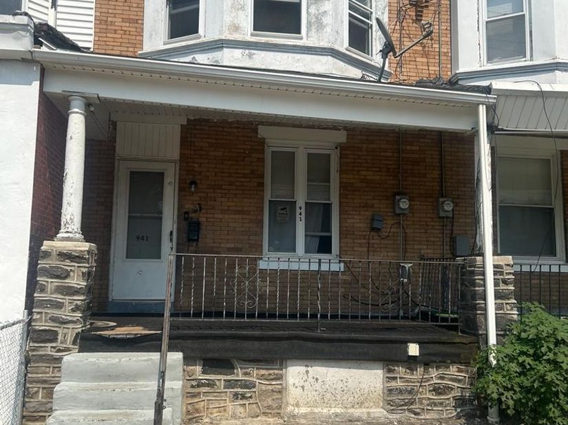 941 Maple Terrace, Darby PA 19023