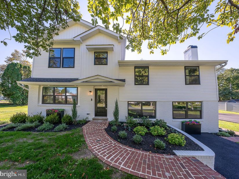 942 Surrey Drive, Blue Bell PA 19422