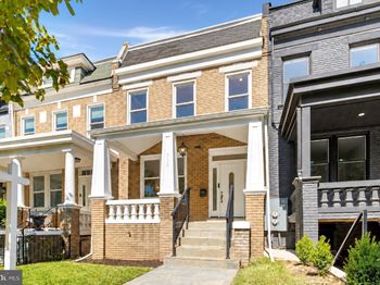 733 Otis Place NW