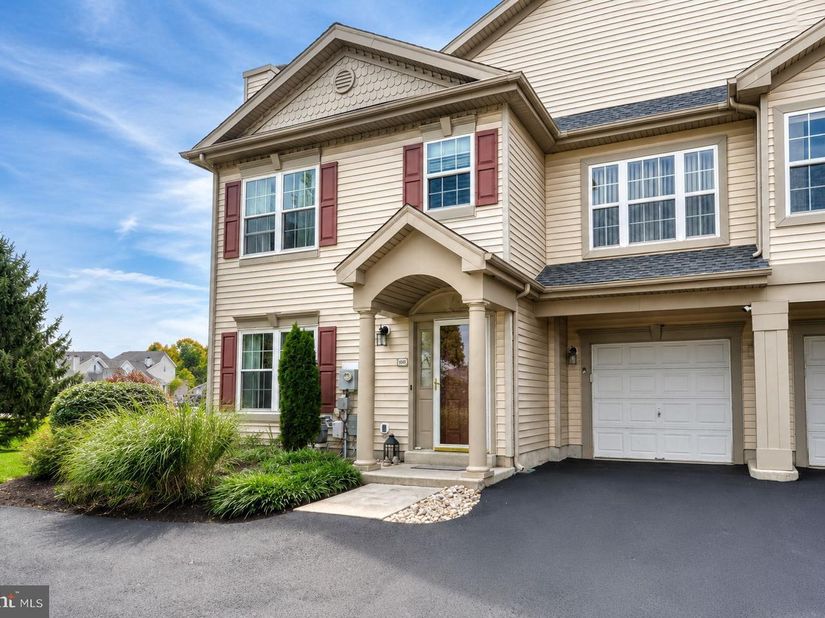 1101 Julian Drive W, Warwick Twp PA 18974