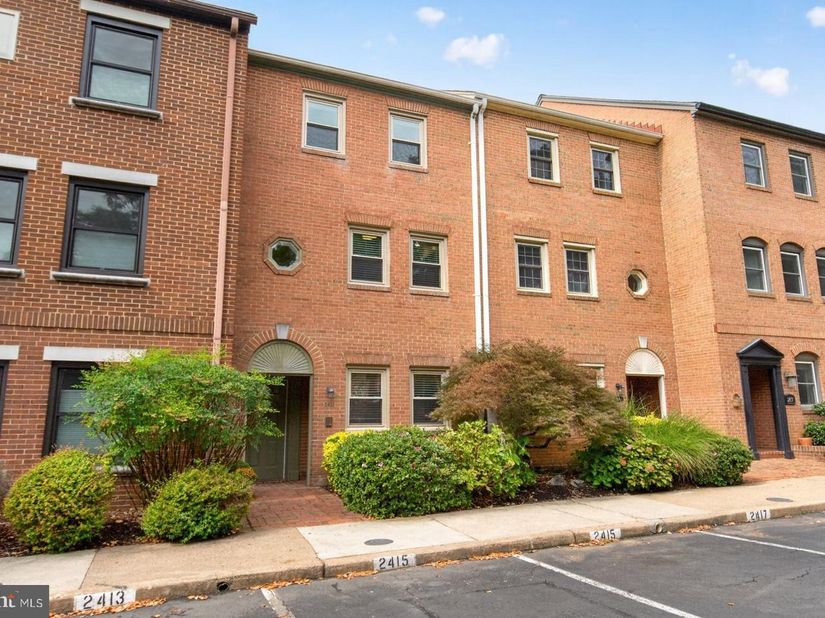 2413 S 9TH Street S, Arlington VA 22204