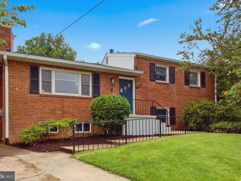 6108 22nd Road N, Arlington VA 22205