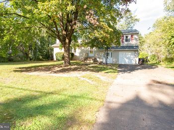 921 W Bristol Road