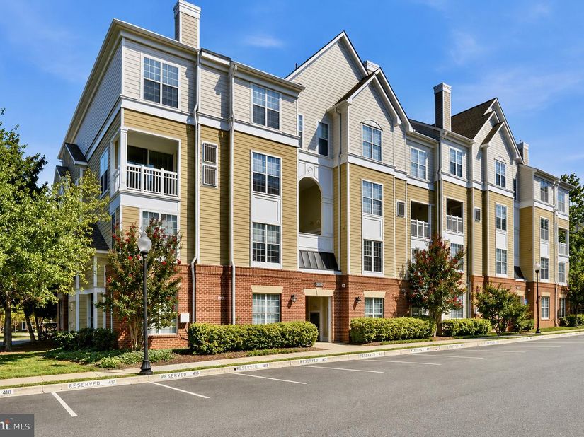 2110 Highcourt Lane 202, Herndon VA 20170