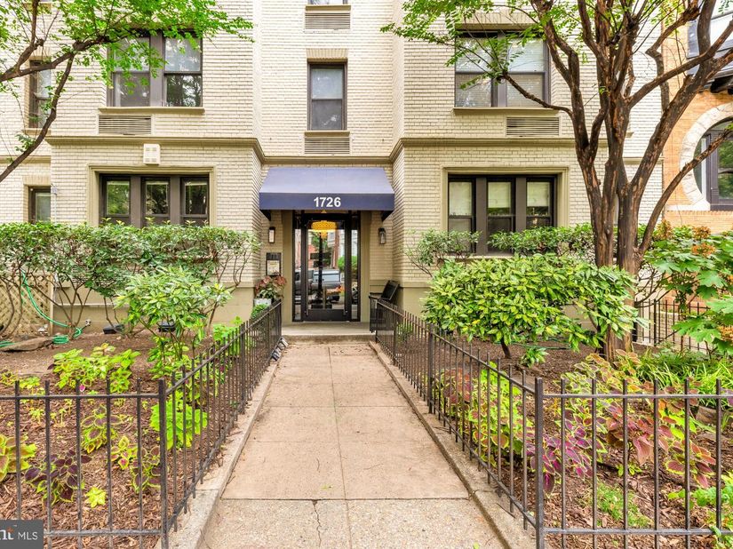 1726 17TH Street NW 102, Washington DC 20009