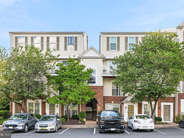 46862 Clarion Terrace 303, Sterling VA 20164