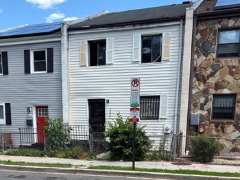 1657 11TH Place NE