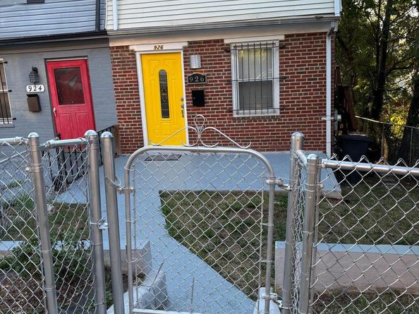 926 52nd Street NE, Washington DC 20019
