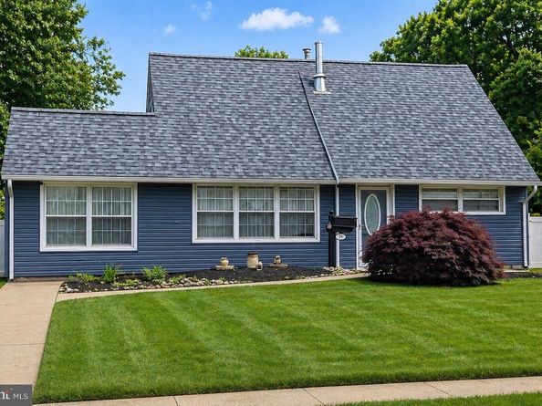 39 Vermillion Lane, Levittown PA 19054