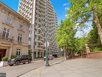 604 S Washington Square