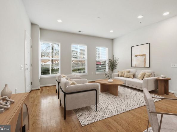 2951 Finsbury Place 97, Fairfax VA 22031