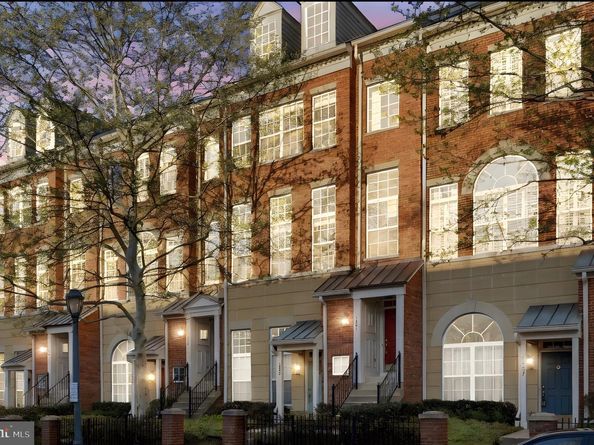 1881 Crescent Park Drive, Reston VA 20190