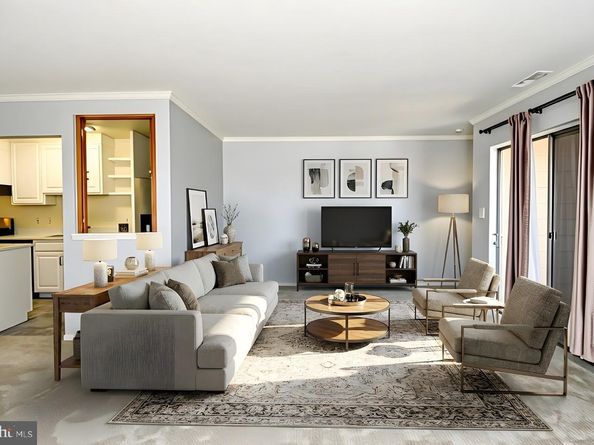 7336 Lee Highway 203, Falls Church VA 22046