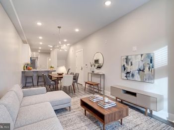 5005 Walnut Street