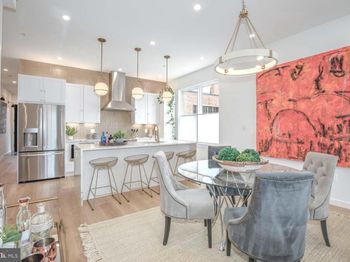 1528 Oates Street NE