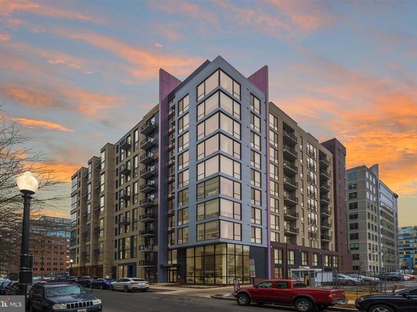 37 L Street SE 803, Washington DC 20003