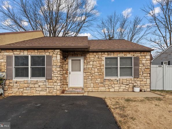 745 Tennyson Drive, Warminster PA 18974