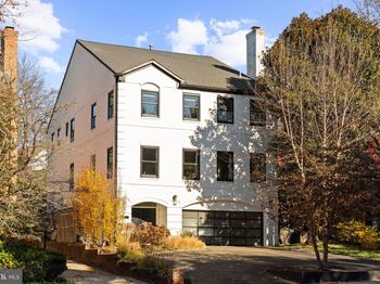 4725 Massachusetts Avenue NW