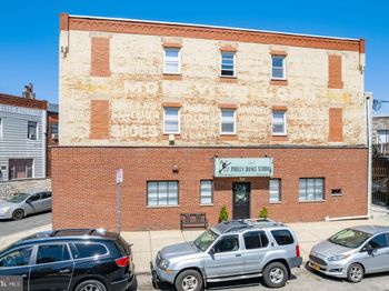 2541 S Clarion Street