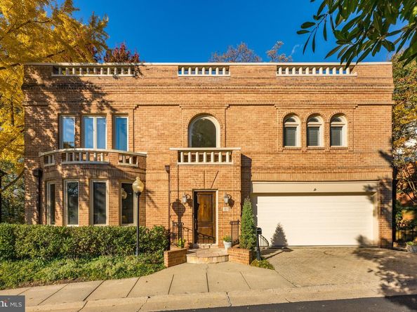 4616 Foxhall Crescent NW, Washington DC 20007