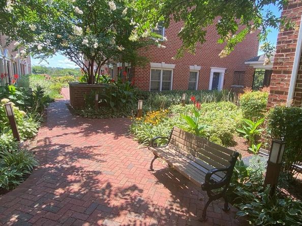 2256 S Garfield Street 11, Arlington VA 22206