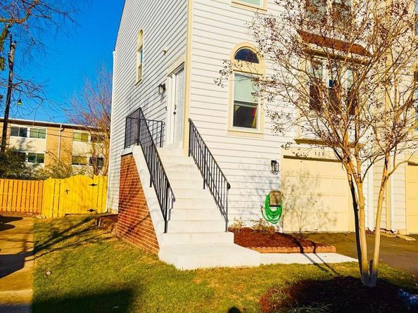 529 Dakota Drive, Herndon VA 20170