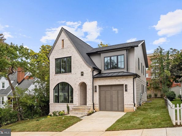 2133 N Oakland Street, Arlington VA 22207