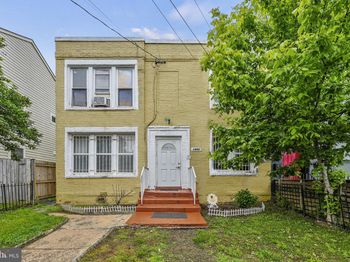 1942 Capitol Avenue NE