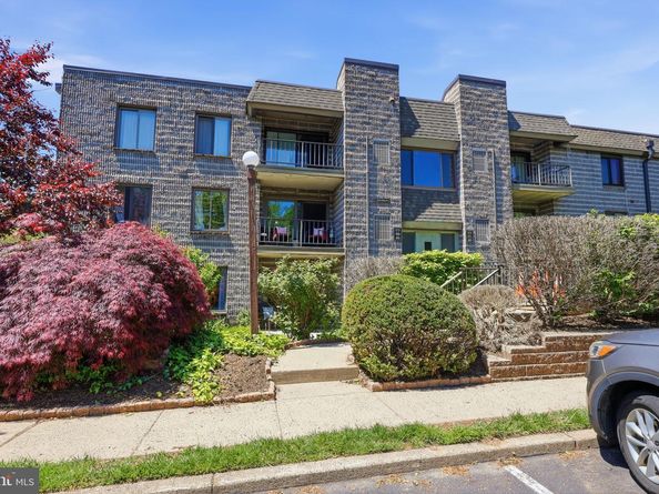 265 E Village Road, Holland PA 18966