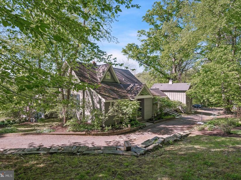 8901 Montgomery Avenue, Wyndmoor PA 19038