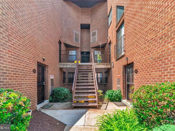 3040 Pineview Court NE, Washington DC 20018