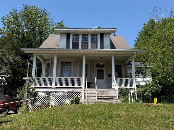 10420 Miller Road, Oakton VA 22124