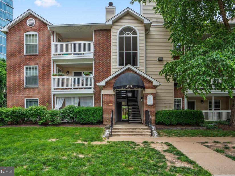 1521 Lincoln Way 104A, Mclean VA 22102