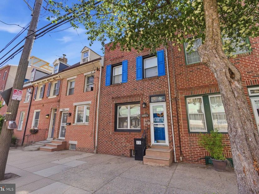 1102 S Front Street, Philadelphia PA 19147