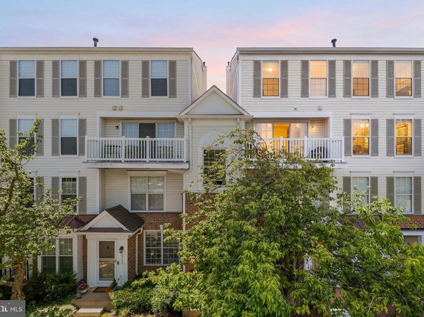 46994 Courtyard Square 301, Sterling VA 20164