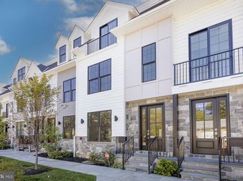 1096 E Willow Grove Avenue