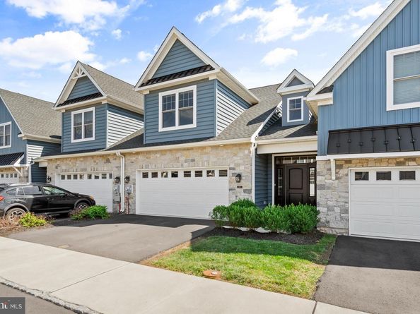 905 Holden Court, Warminster PA 18974