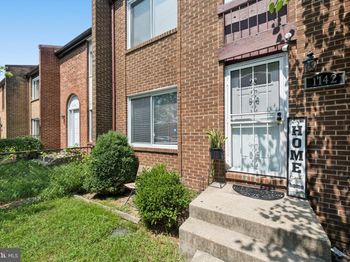 1142 Barnaby Terrace SE