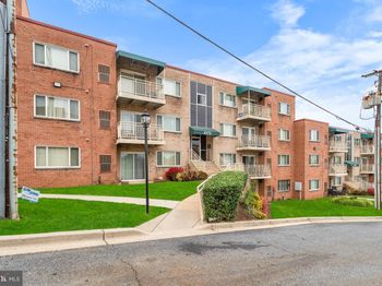 4272 East Capitol Street E