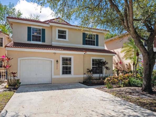 10845 NW 46th Dr, Coral Springs FL 33076