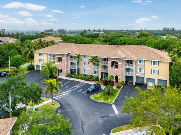 6492 Emerald Dunes Dr 208, West Palm Beach FL 33411