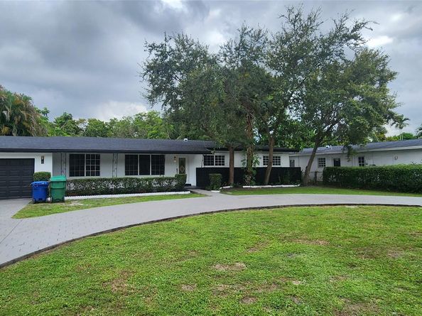 14715 N Spur Dr, Miami FL 33161