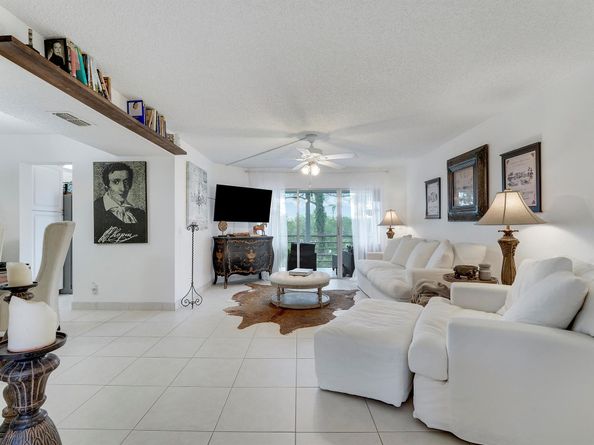 3755 Via Poinciana 405, Greenacres FL 33467