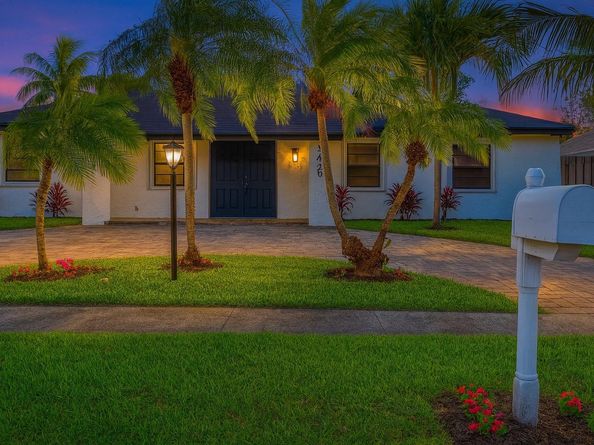 7420 SW 14th Pl, North Lauderdale FL 33068