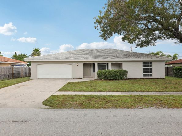 1541 NW 9th St, Boca Raton FL 33486